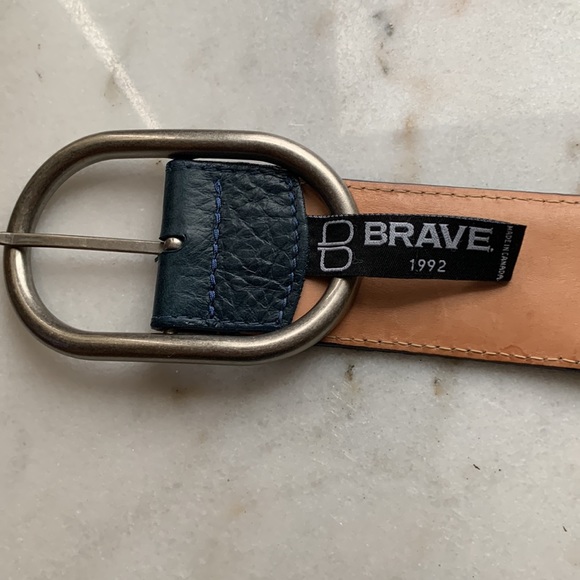 🇨🇦BRAVE leather belt with silver tone modern buckle - Picture 10 of 11
